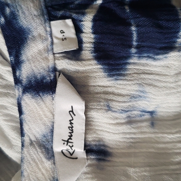 Reitman's open shoulder dye blouse - Picture 2 of 3